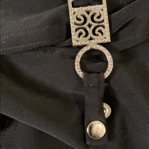 BLACK HOUSE /WHITE MARKET BLACK CAPRI’S - Picture 8 of 8